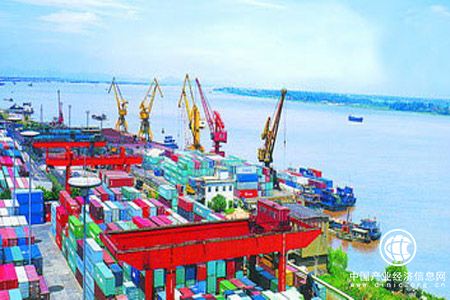 對接長江經(jīng)濟(jì)帶 江西依托水運(yùn)發(fā)展多式聯(lián)運(yùn)