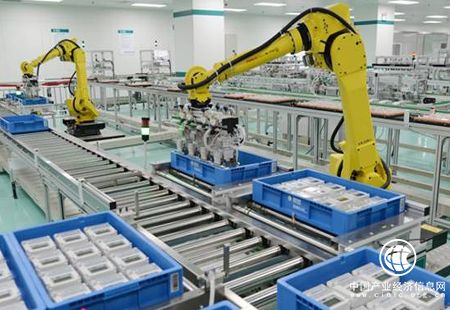 高端機(jī)器人成我國工業(yè)機(jī)器人高速增長“發(fā)動(dòng)機(jī)”