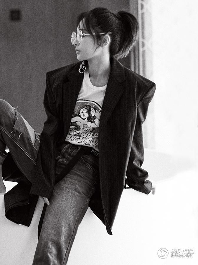 楊紫寫真玩轉復古風 解鎖初秋文藝新穿搭