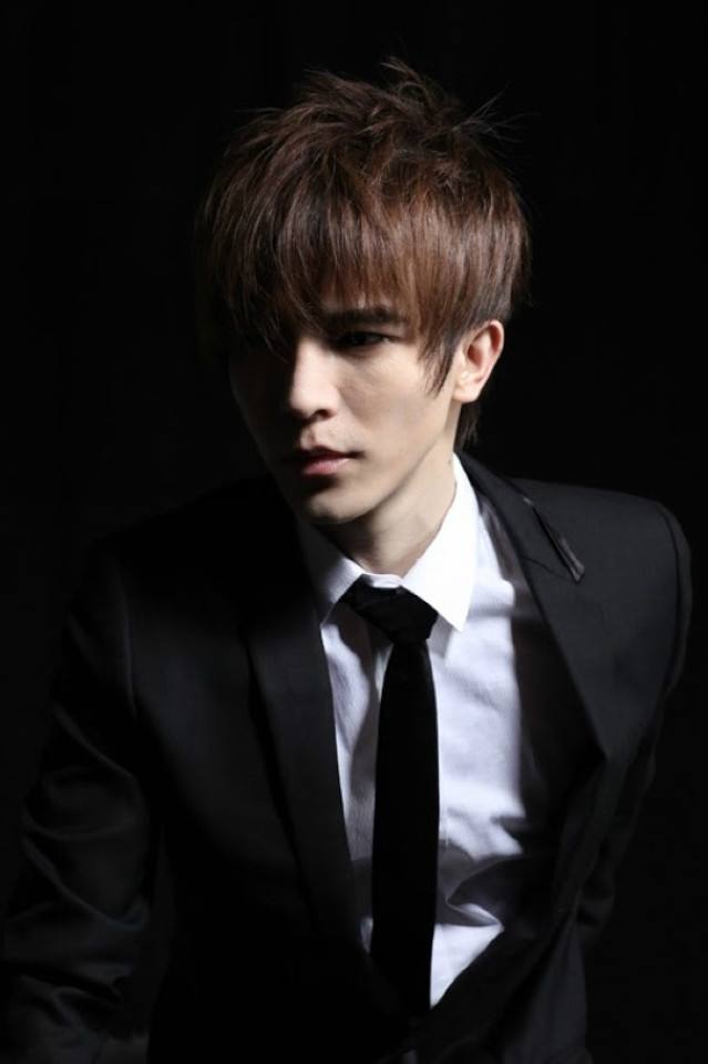 郭敬明的“門徒”人生：性侵門后，組成我們青春記憶的那批作家還好么