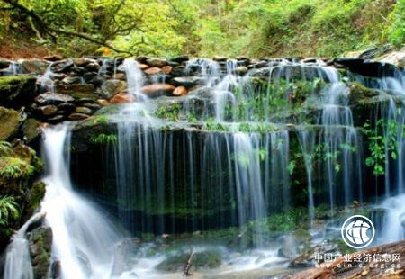 重建重構(gòu)災(zāi)區(qū)旅游產(chǎn)業(yè) 四川推進(jìn)旅游業(yè)健康快速發(fā)展