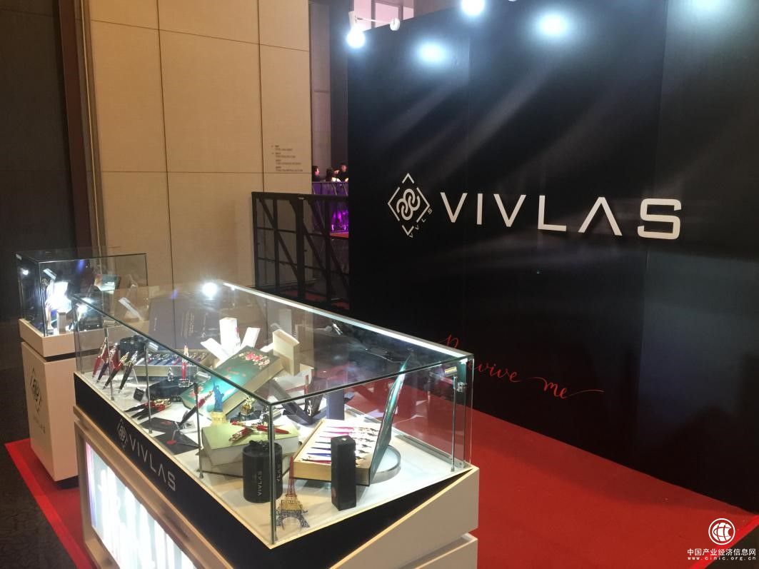 VIVLAS見(jiàn)證驚喜，VIVLAS揭秘微博時(shí)尚盛典的臺(tái)前與幕后