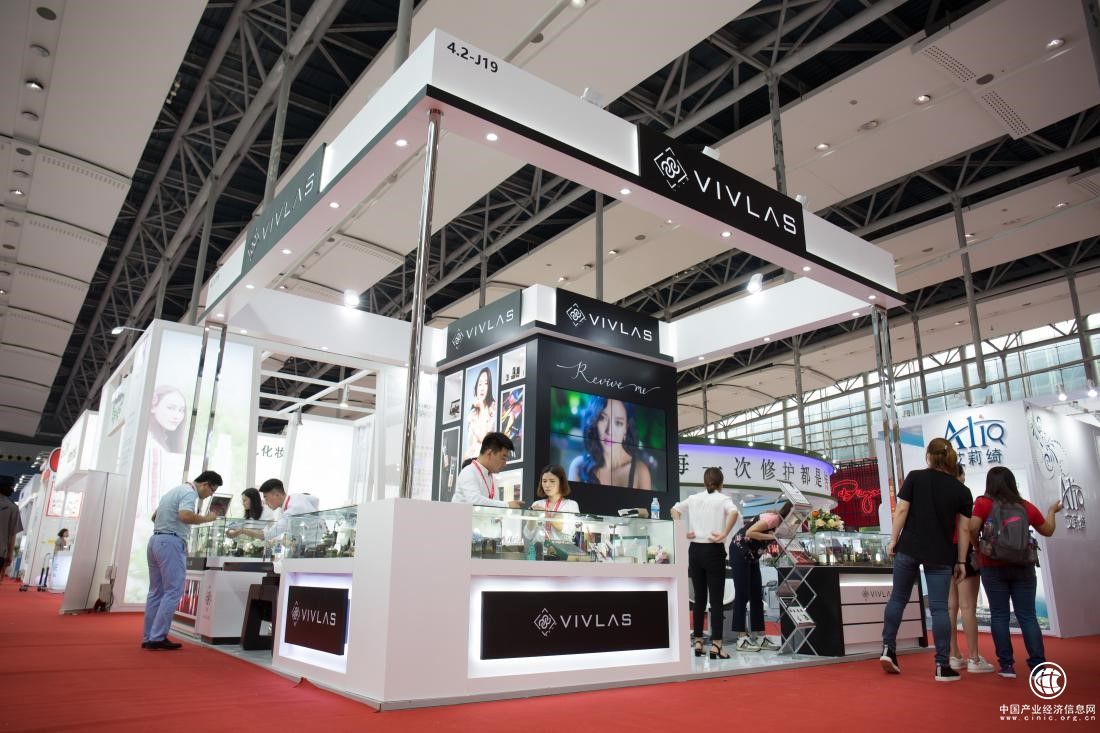 VIVLAS現(xiàn)身第47屆廣州美博會(huì)，VIVLAS鋼筆口紅成功搶鏡