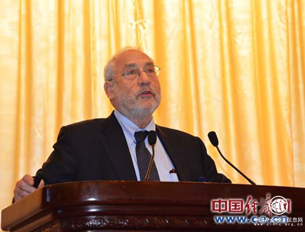 經(jīng)濟學諾獎得主：全球化難以逆轉(zhuǎn)，稱贊中國在全球化中表現(xiàn)