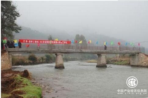 建便民之橋 走脫貧之路 江鈴?溪橋十年堅(jiān)守再啟新篇