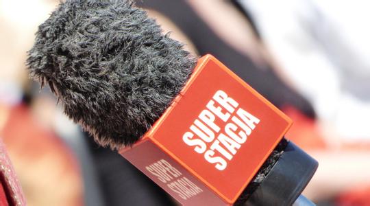 誰(shuí)來(lái)舉報(bào)金融機(jī)構(gòu)剛性?xún)陡叮客瑯I(yè)！