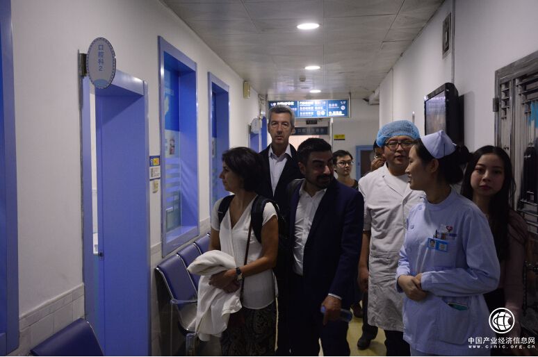 國際口腔大咖到深圳博愛口腔學習參觀