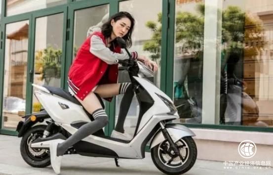 愛瑪雪豹電動(dòng)車 實(shí)力演繹車帥續(xù)航能力強(qiáng)