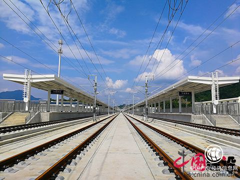 千年成一嘆 川陜今朝連 ─── 中鐵三局西成客專建設(shè)紀(jì)實(shí)