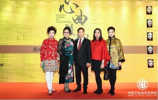 地產(chǎn)總裁發(fā)唱片，立志推動傳統(tǒng)文化