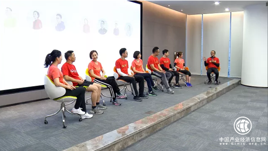 好“晟”者聯(lián)盟集結(jié)__福晟跑團(tuán)首次征戰(zhàn)福州國(guó)際馬拉松賽事