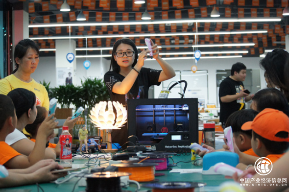 一品威客兩大孵化基地獲國(guó)家級(jí)眾創(chuàng)空間稱號(hào)  