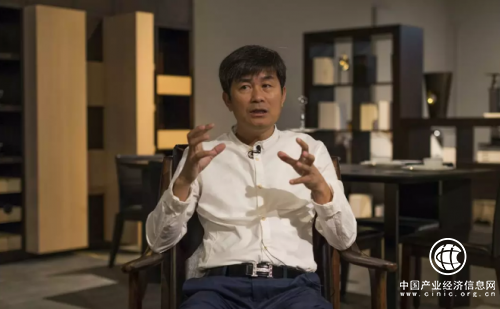 徐國芳給楷模家居經(jīng)銷商的新年致辭：單純、執(zhí)著、堅(jiān)定！