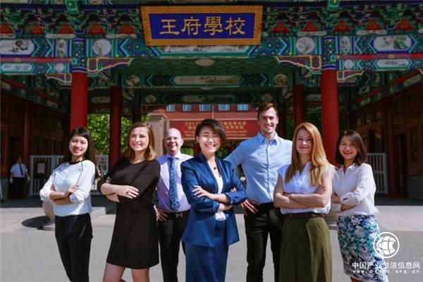 萬科V盟“聯(lián)姻”王府學?！?018年服務觸點升級戰(zhàn)略已開局