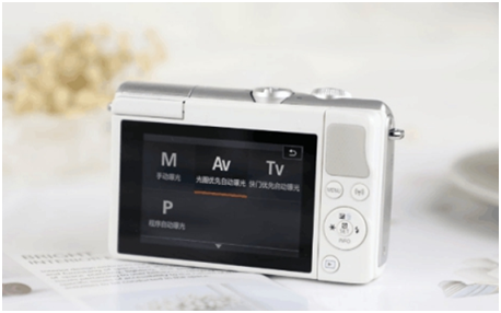 佳能微單M100，旅游神器捕捉美好瞬間