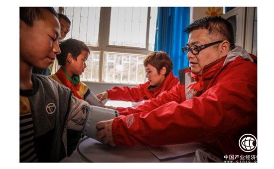 傳播正能量，來(lái)看周希儉是如何踐行公益的