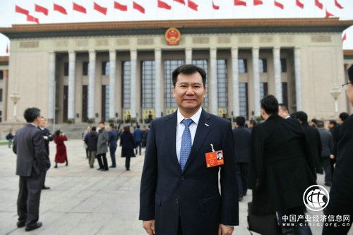 全國(guó)人大代表張近東：新時(shí)代要有新經(jīng)濟(jì)，奮斗者要有新內(nèi)涵