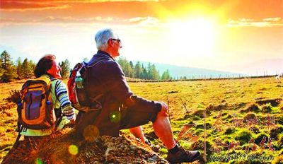 “回程退費(fèi)”“免費(fèi)旅游”陷阱多，老年人旅游十大警示要切記