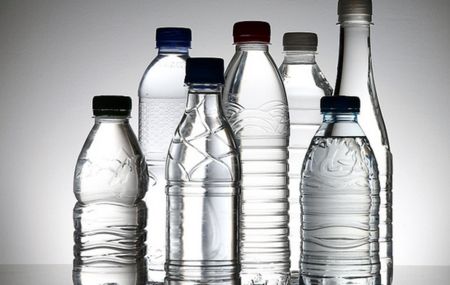 93%瓶裝水樣品含塑料微粒，對(duì)人體危害目前尚不明確