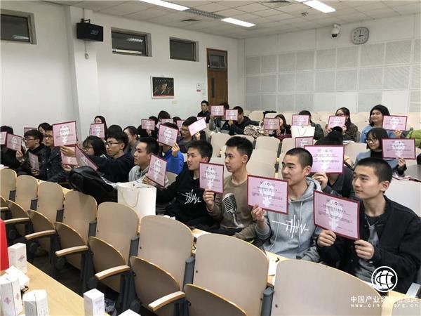 有愛醫(yī)學(xué)CEO任用：用有趣的方式將健康知識帶進校園