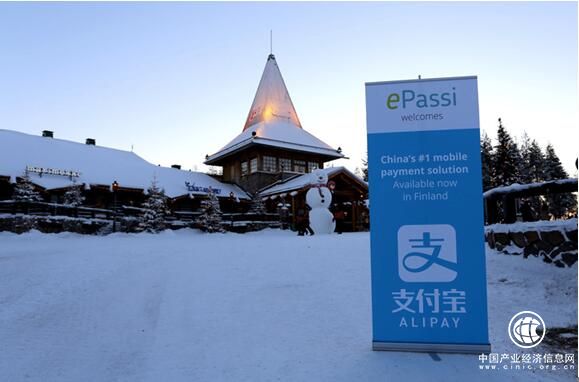 　前日，紀(jì)錄片《去南極》杭州觀影會之際，飛豬發(fā)布《中國極地游熱點報告》（以下簡稱《報告》），揭秘大熱的極地游用戶特征及消費趨勢，預(yù)測極地游帶來的行業(yè)走勢變化，并首次公布目的地IP戰(zhàn)略下一步規(guī)劃，飛豬全球游服務(wù)新矩陣現(xiàn)雛形。