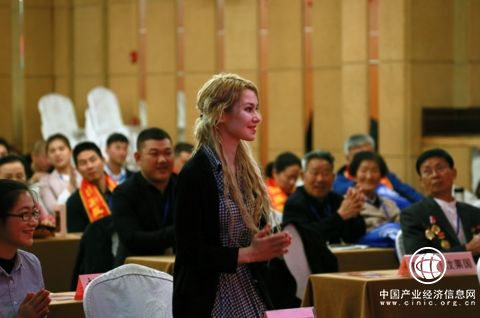 2018首屆“中醫(yī)藥文化發(fā)展戰(zhàn)略高峰論壇”暨“中醫(yī)說”欄目啟動儀式