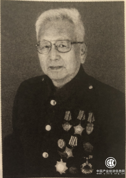 北京人文大學文學系張璞:事業(yè)都應該建立在為國家奉獻的基礎之上