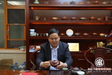 宜興紫砂鑒定評估師--湯利群的人生之路