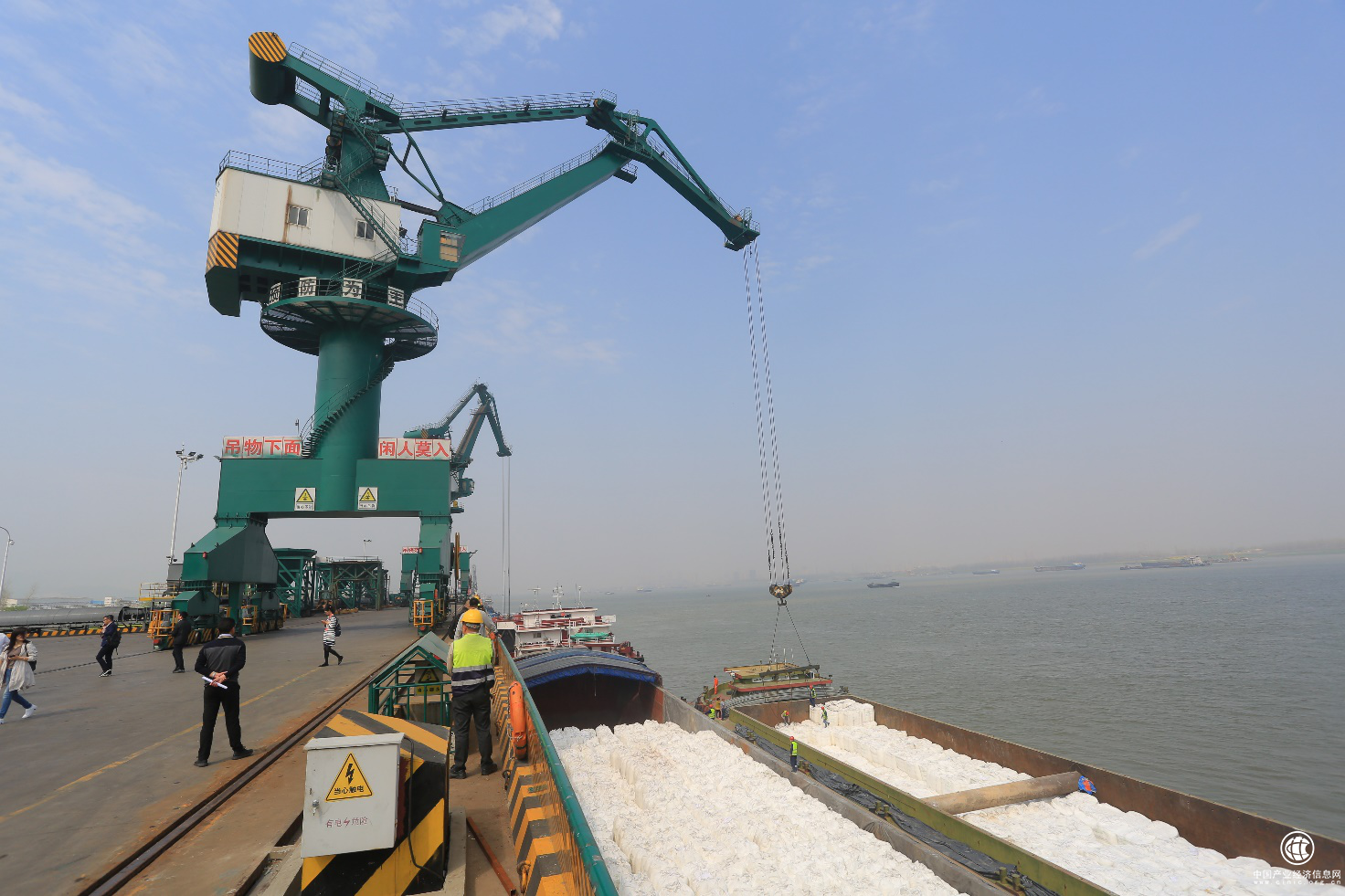 兩年賣出2.6億包的紙巾，一包只賺3分錢， 解密拼多多“爆款”商業(yè)邏輯