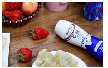 蒙牛牛奶新品出擊 尊享純甄輕酪乳的自然美味