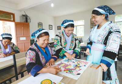 非遺扶貧鼓起群眾信心 傳統(tǒng)工藝+現(xiàn)代設(shè)計(jì)開(kāi)拓市場(chǎng)