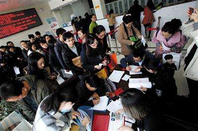 大學生身份證加畢業(yè)證即可申請辦理西安戶口，西安人才搶奪政策出“王牌”