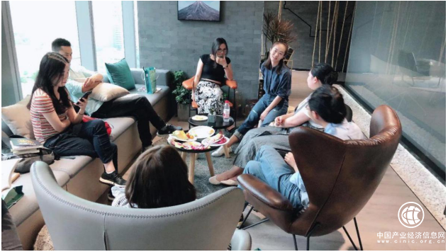 “慢下來(lái)，去閱讀” 優(yōu)客逸家斷網(wǎng)讀書日