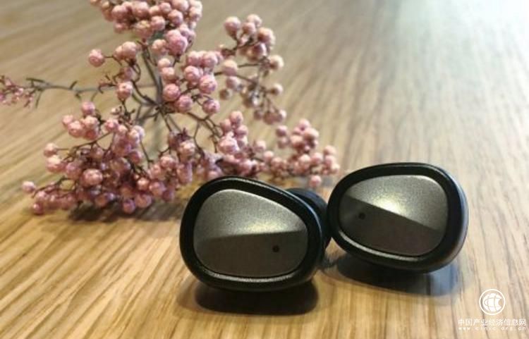 神器在手 說走就走 五一出游必備TOPPERS智能耳機E1