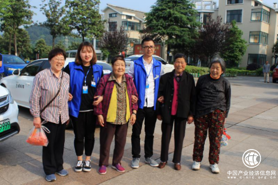 以人民為基礎的萬順叫車