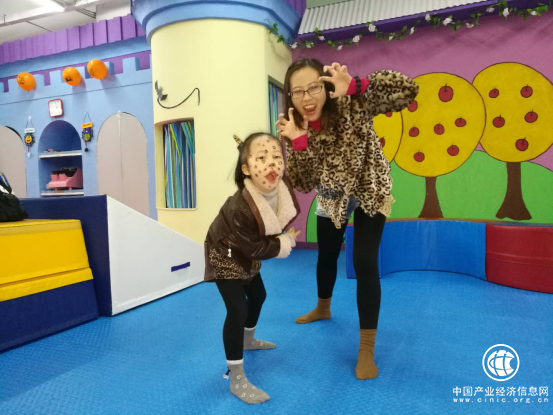 “肩膀式”家長(zhǎng)的教育秘籍：51Talk讓孩子邁出英語學(xué)習(xí)關(guān)鍵一步