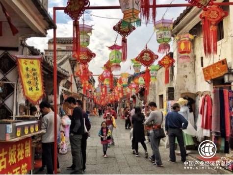 民宿小鎮(zhèn)的十字路口：野蠻生長過后，要去向何方(1)