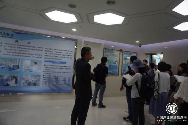 “教育環(huán)浙行”新聞采風(fēng)團(tuán)來(lái)浙參觀，美測(cè)醫(yī)藥實(shí)驗(yàn)室受關(guān)注！