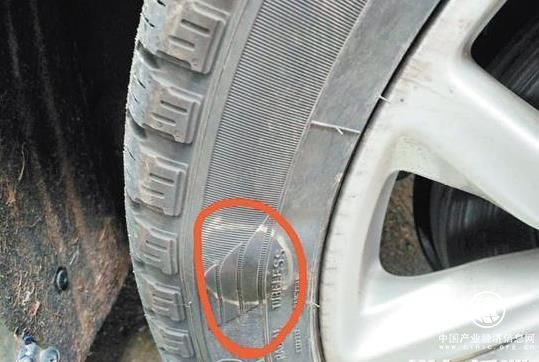 三個月新車輪胎鼓了個包 4S店：不換 律師：有權(quán)索賠