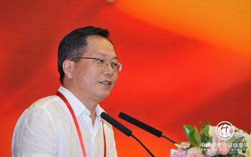 中國人民銀行研究局研究員、經(jīng)濟(jì)學(xué)博士鄒平座致辭