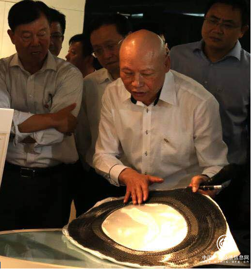 十年投錢(qián)46億，為碳纖維，他舍棄億萬(wàn)家當(dāng)拼了命