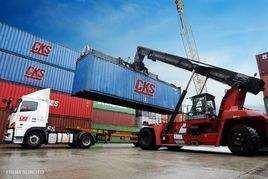 國(guó)常會(huì)部署建設(shè)一批重點(diǎn)物流樞紐 鼓勵(lì)社會(huì)資本參與建設(shè)運(yùn)營(yíng)