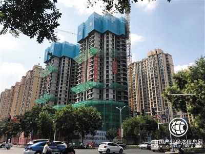 河北滄州13個樓盤涉嫌“捆綁銷售” 有車位高達(dá)35萬元