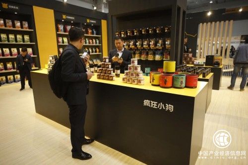 破解國產狗糧品牌困局 瘋狂小狗啟動寵物食品品牌創(chuàng)新升級戰(zhàn)略