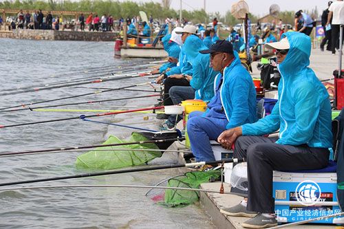 內(nèi)蒙古磴口縣被授予“中國(guó)之鄉(xiāng)”稱號(hào)