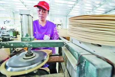 福建尤溪中仙鄉(xiāng)榮膺全國(guó)首個(gè)“中國(guó)竹家居用品之鄉(xiāng)”