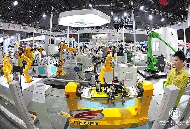機(jī)器人產(chǎn)業(yè)迎來(lái)跨越發(fā)展窗口期