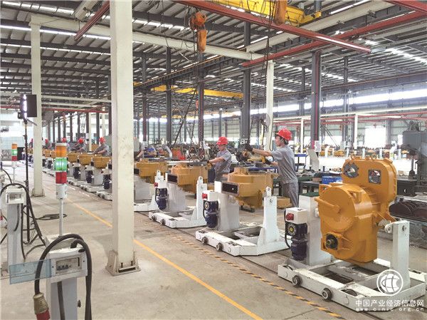 晉工機(jī)械：執(zhí)著研發(fā) 深度布局全球市場(chǎng)