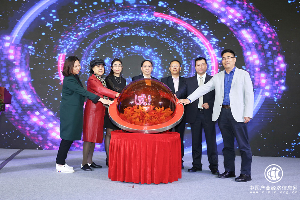 “安吉智造”閃耀北京 恒林家具推出辦公整裝+定制+軟裝+辦公生活的全新模式