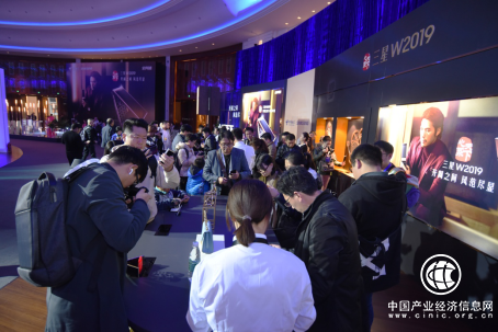 心系天下三星W2019發(fā)布 現(xiàn)場(chǎng)體驗(yàn)區(qū)開(kāi)啟奢華之旅